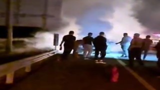 Kütahya-Tavşanlı karayolunda otomobil alev aldı