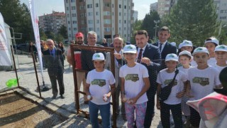Kütahyada Okuldaki çiftlik projesi ile hasat heyecanı yaşandı