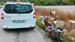Kütahyada otomobil ile motosiklet çarpıştı: 1 yaralı