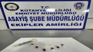Kütahyada uyuşturucuyla yakalanan şüpheli gözaltına alındı