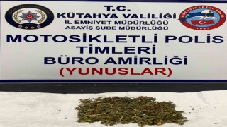 Kütahyada Yunus Timlerince 5 kişinin üzerinde uyuşturucu ele geçirildi