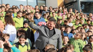 Kuzuluk Dr. Enver Ören Ortaokulunda ilk ders zilini Başkan Soykan çaldı