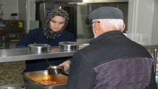 Lezzetli, temiz ve ücretsiz yemeğe vatandaştan yoğun talep