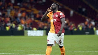 Maç sonu 3lüsü Davinson Sanchezden