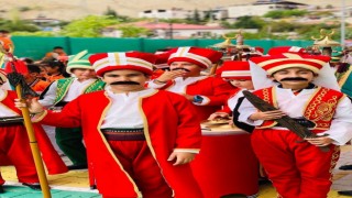 Malatyada bir ilki gerçekleştirip okul mehteran takımı kurdular