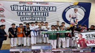 Manisa BBSK Yıldız Erkek Karate takımı Türkiye üçüncüsü