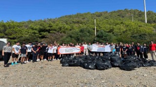 Marmaris Belediyesi ve öğrencilerden çevre temizliği