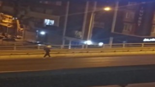 Maske taktı evleri taşladı
