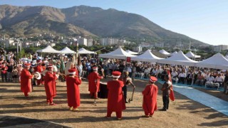 Mereto Dağı eteklerindeki Bal, Ceviz, Çilek ve Yayla Festivali yoğun ilgi gördü