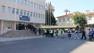 Mersinde 1 milyon dolarlık kumaşa için operasyon: 16 tutuklama