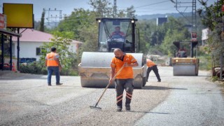 Mersinde kısal bölgelerde yol yapım çalışmaları sürüyor