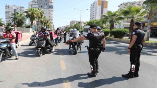 Mersinde motosiklet sürücülerine şok uygulama
