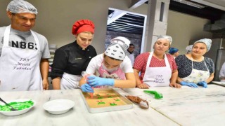 Meslek Fabrikası, pastacılığı Adan Zye öğretiyor