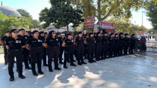 Meslektaşları şehit polis Şeyda Yılmaz için lokma dağıttı