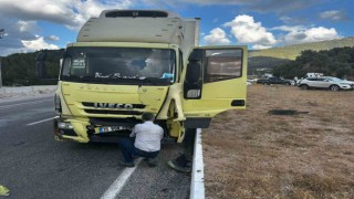 Milasta otomobil ile kamyon çarpıştı: 1 yaralı