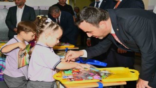 Miniklere kırtasiye desteği