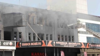 Mobilya fabrikasındaki yangın yeniden alevlendi