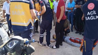Motosiklet ve otomobil çarpıştı: 2 yaralı
