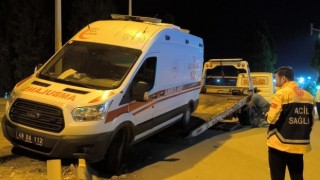Muşta ambulans kaza yaptı: 2 yaralı