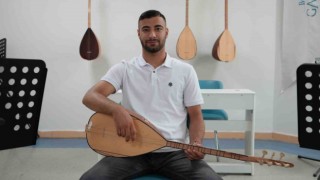 Müzik tutkusu olan hemofili hastası genç konservatuarı kazandı