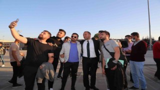 Niğde Belediyesi, üniversitelilerin yanında