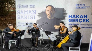 Nâzım Hikmet şiirlerle anıldı