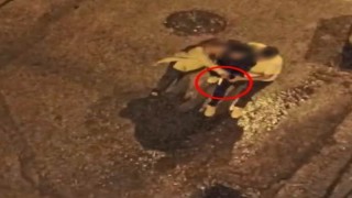 Öfkeli anne, oğlunu kötü alışkanlıklara çeken arkadaşının evini bastı