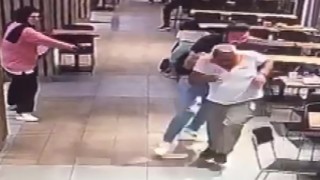 Öfkeli kadın kafede oturan adama kurşun yağdırdı: O anlar kamerada