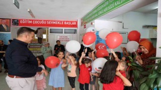 Okulla tanışan miniklere balonlu karşılama