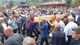 Okulun 4. katından merdiven boşluğuna düşen kız çocuğu son yolculuğuna uğurlandı