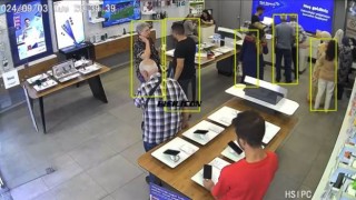 Önce keşif yaptı, sonra çaldı: Elazığda mağazadaki telefon hırsızlığı kamerada