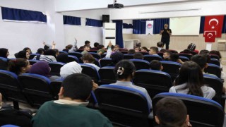 Ortaokul öğrencilerine seminer verildi