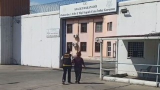 Osmaniye Polisi 45 Yıl Hapis Cezası Bulunan Kadın Hırsızı Yakaladı