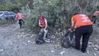 Osmaniyede doğaseverler, Karaçay vadisinde çöp topladı