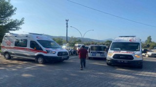 Osmaniyede okul servisi ile otomobil çarpıştı: 5 yaralı