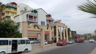 Otel mutfağında çıkan yangın itfaiye ekipleri tarafından söndürüldü