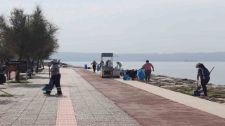 Otizmli çocukların topladığı atıklar ormanlara fidan olacak