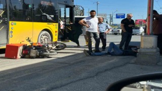 Otobüs ile çarpışan motosikletin sürücüsü yaralandı