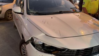 Otomobil ile elektrikli bisiklet çarpıştı: 1i çocuk 2 yaralı