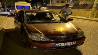 Otomobille çarpışan motosiklet sürücüsü yaralandı