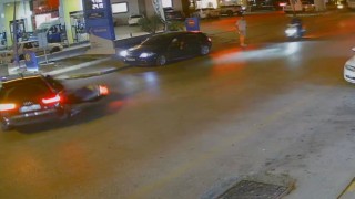 Otomobille çarpışan motosikletli genç hayatını kaybetti: Feci kaza kamerada