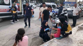 Otomobille çarpışan motosikletteki 5 kişi yaralandı