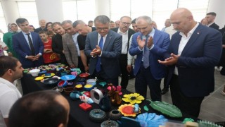 Özel bireylerin el emekleri sergilendi