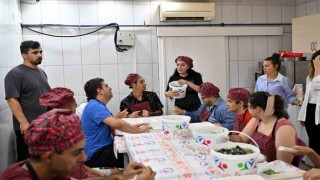 Özel çocuklardan bahçeden sofraya zeytin üretimi