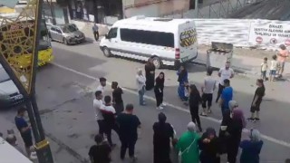 Pendikte İETT otobüsünün çarptığı binanın sakinleri, yıkılan bina önünde eylem yaptı