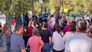 Polis ekipleri öğrencilere ve velilere basit güvenlik tedbirlerini anlattı