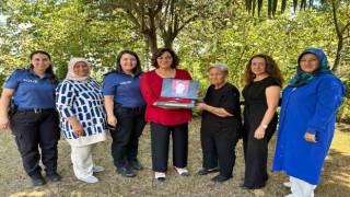 Polis eşlerinden şehit ailesine ziyaret