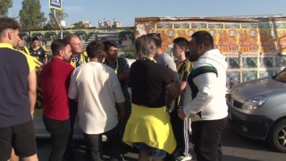 Protesto için toplanan Fenerbahçe taraftarının stada yürümesine polis engeli