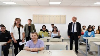 Rektör Keleş, gastronomi ve mutfak sanatları bölümü öğrencilerini ziyaret etti