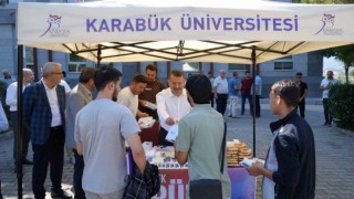 Rektör Kırışık öğrencileri karşıladı